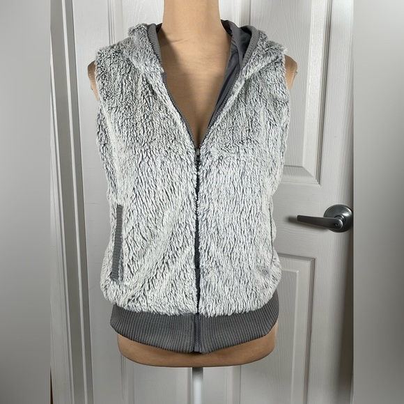 PATAGONIA Full Zip Sleeveless Fuzzy Fleece Women's Hooded Conejo Vest Size Small - Picture 7 of 11